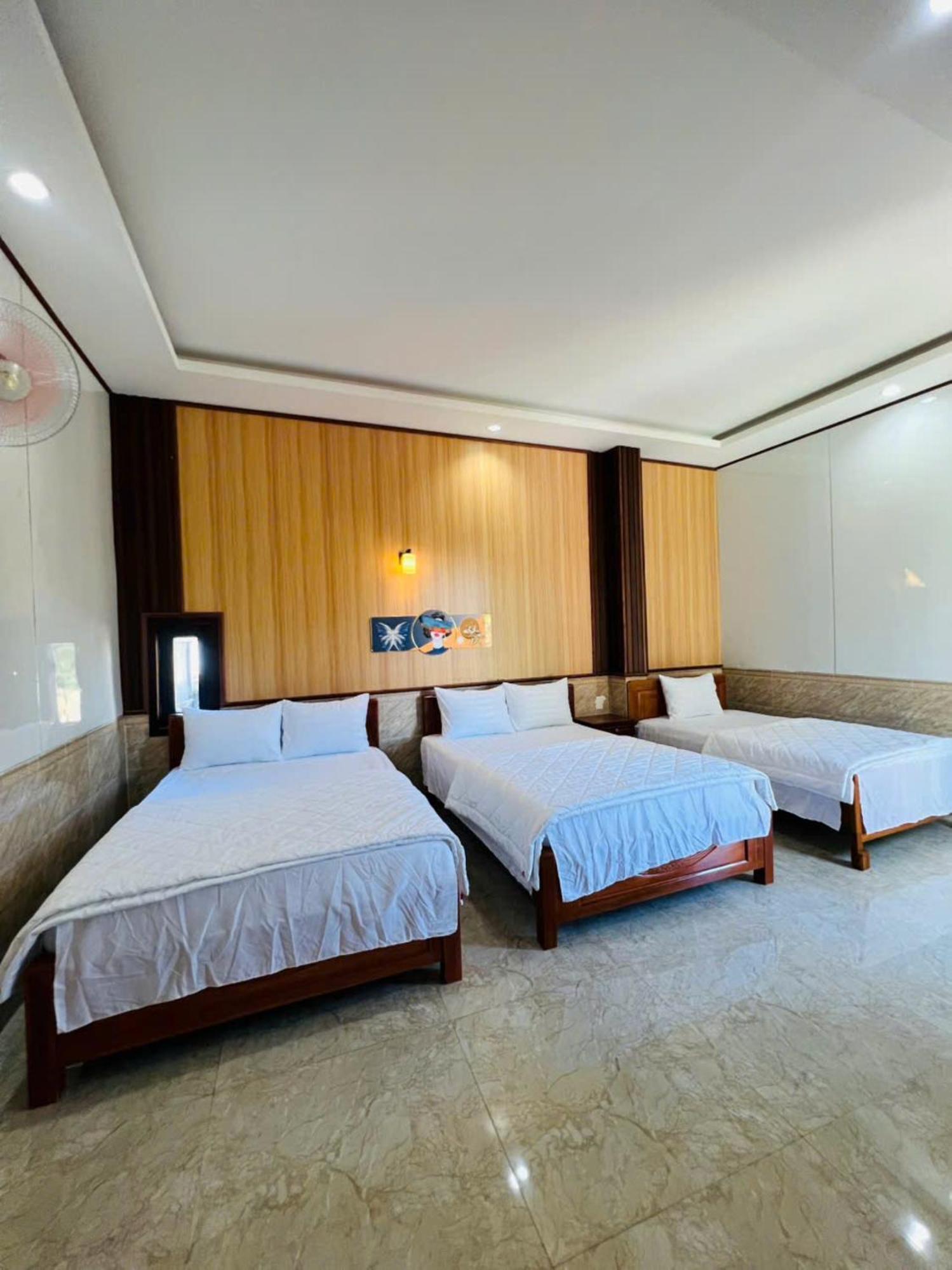 Binh Minh Hotel Плейку Екстер'єр фото